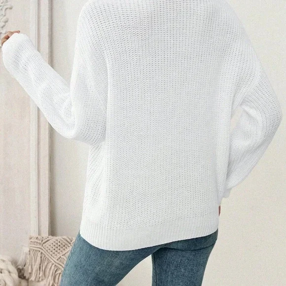 White Casual Women's Style Round Neck Embroidered Little Heart Knitted Sweater - Picture 2 of 6